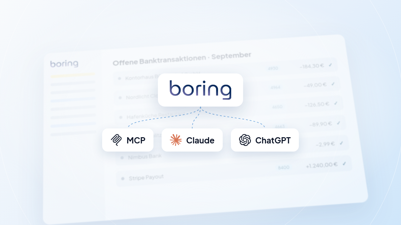 boring.tax verbunden mit MCP, Claude und ChatGPT vor der Übersicht offener Banktransaktionen